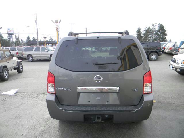 Nissan Pathfinder 2005 photo 2