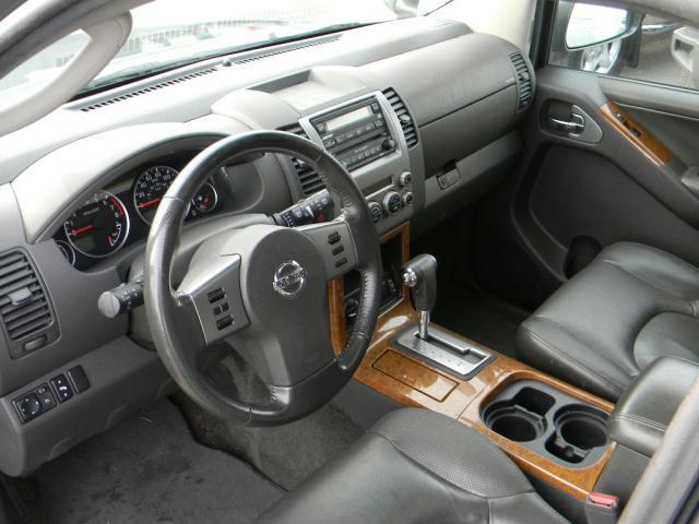 Nissan Pathfinder 2005 photo 4