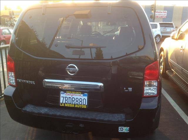 Nissan Pathfinder 2005 photo 2