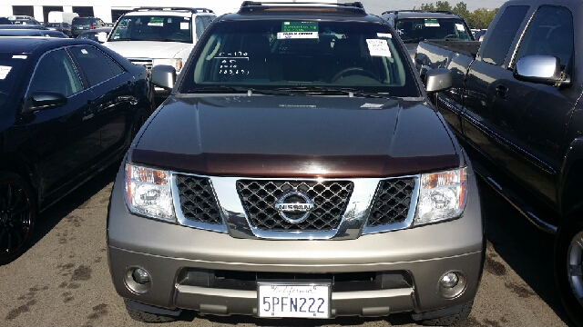 Nissan Pathfinder 2005 photo 2