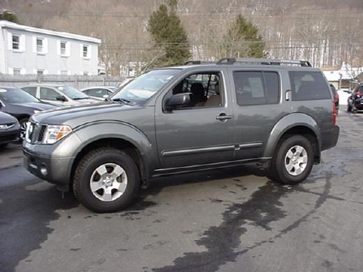 Nissan Pathfinder 2005 photo 1