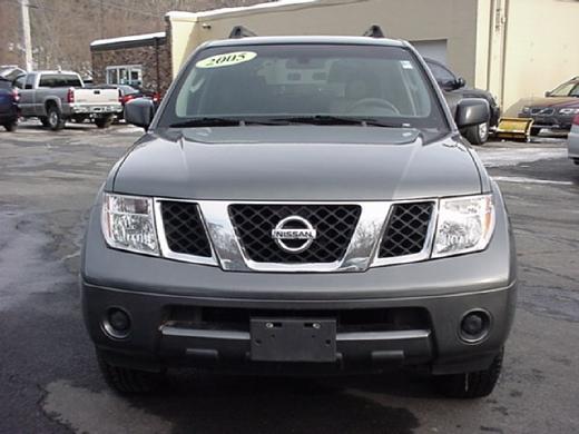 Nissan Pathfinder 2005 photo 2