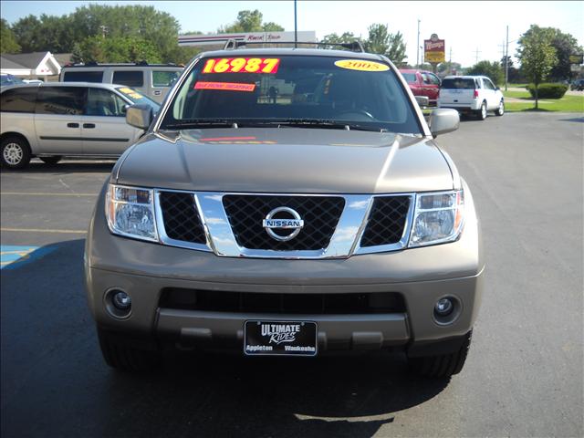 Nissan Pathfinder 2005 photo 1