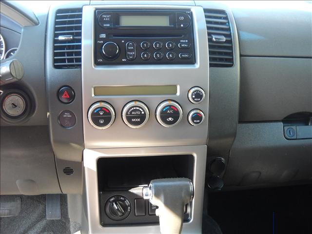 Nissan Pathfinder 2005 photo 5