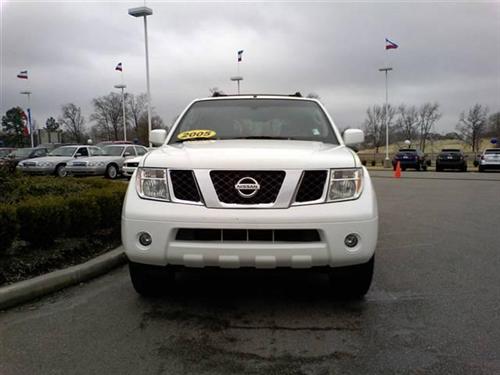 Nissan Pathfinder 2005 photo 1