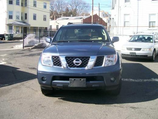 Nissan Pathfinder 2005 photo 1