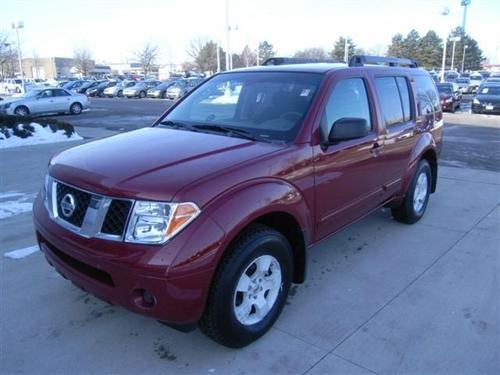 Nissan Pathfinder 2005 photo 1