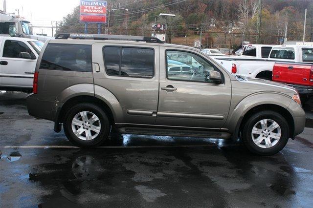 Nissan Pathfinder 2005 photo 4