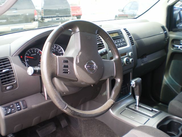 Nissan Pathfinder 2005 photo 1