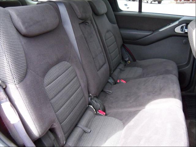 Nissan Pathfinder 2005 photo 5
