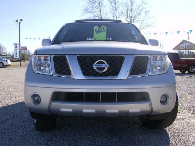 Nissan Pathfinder 2005 photo 1