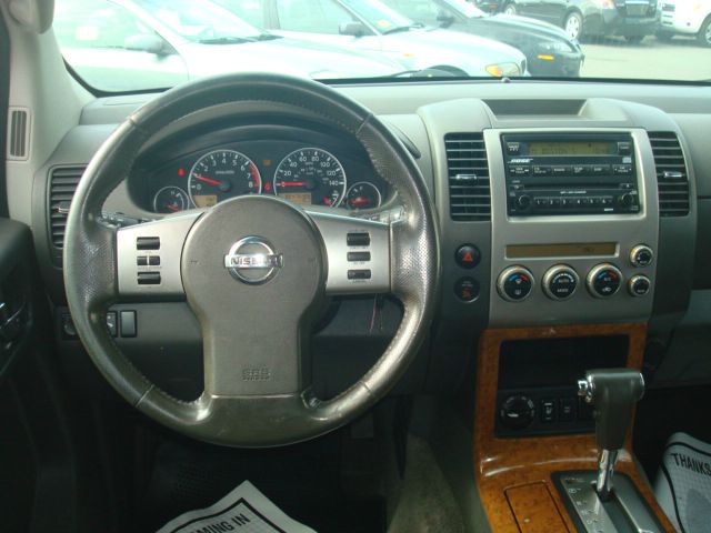 Nissan Pathfinder 2005 photo 1