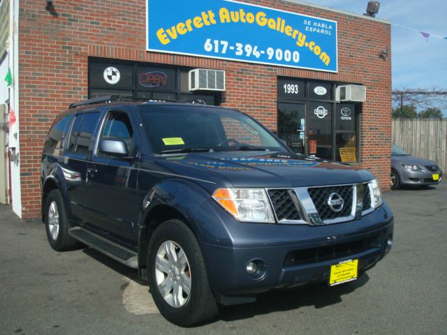 Nissan Pathfinder 2005 photo 2