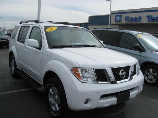 Nissan Pathfinder 2005 photo 5