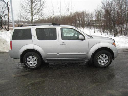 Nissan Pathfinder 2005 photo 1
