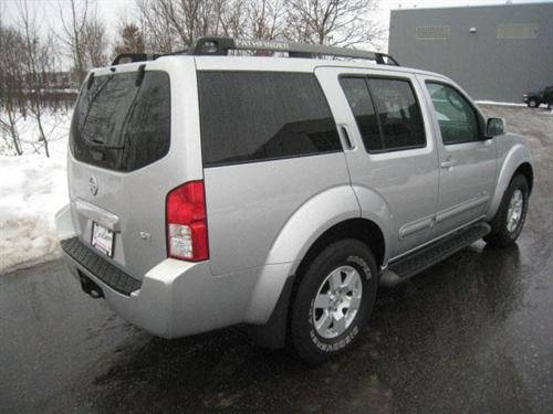 Nissan Pathfinder 2005 photo 2