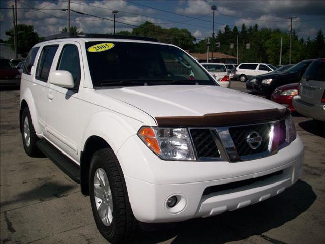 Nissan Pathfinder 2005 photo 4
