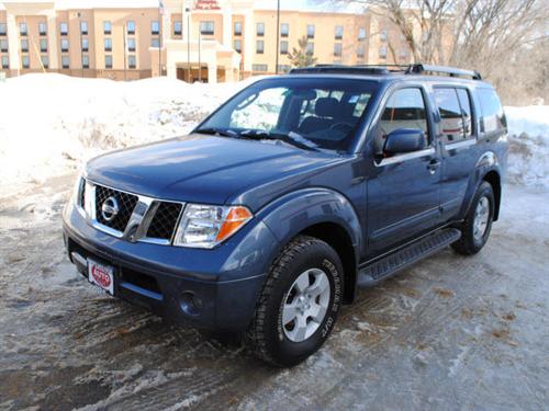 Nissan Pathfinder 2005 photo 1