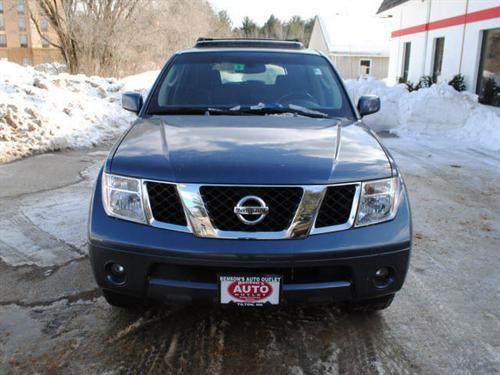 Nissan Pathfinder 2005 photo 2