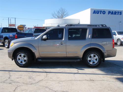 Nissan Pathfinder 2005 photo 1