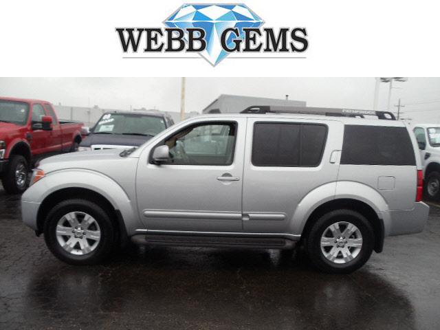 Nissan Pathfinder X Sport Utility