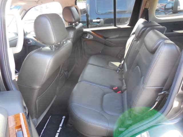 Nissan Pathfinder 2005 photo 4