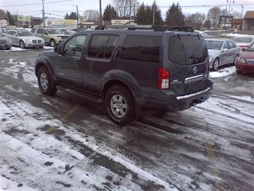 Nissan Pathfinder 2005 photo 1