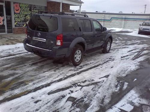 Nissan Pathfinder 2005 photo 3