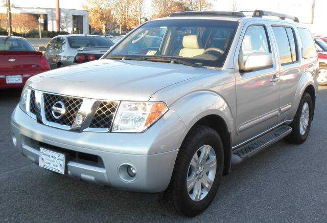 Nissan Pathfinder 2005 photo 1