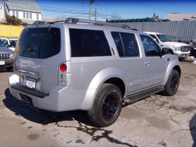 Nissan Pathfinder 2005 photo 1
