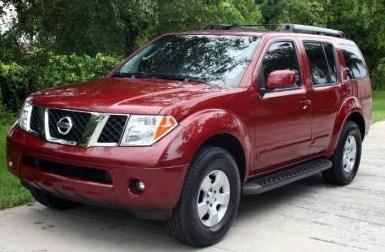 Nissan Pathfinder SE Sport Utility