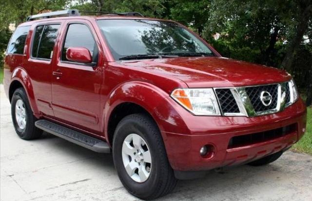 Nissan Pathfinder 2005 photo 1