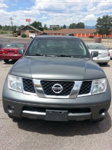 Nissan Pathfinder 2005 photo 2