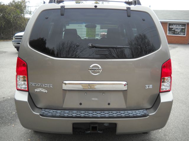 Nissan Pathfinder 2005 photo 3