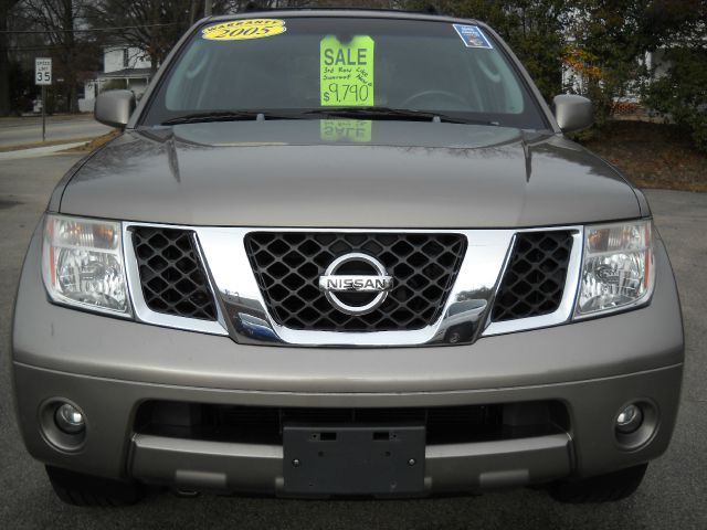 Nissan Pathfinder 2005 photo 4