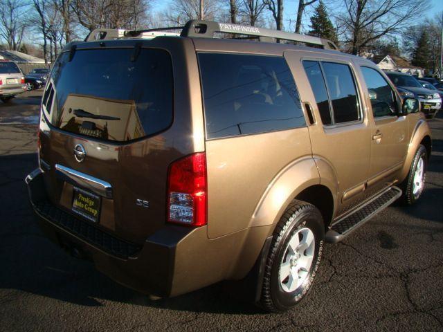 Nissan Pathfinder 2005 photo 1
