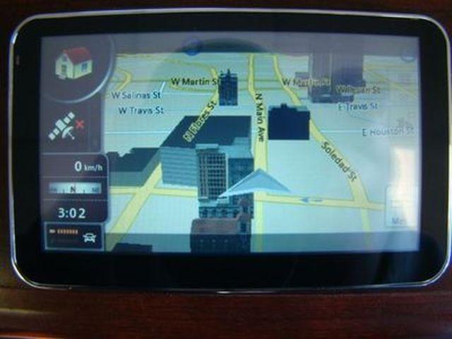 Nissan Pathfinder 2005 photo 2