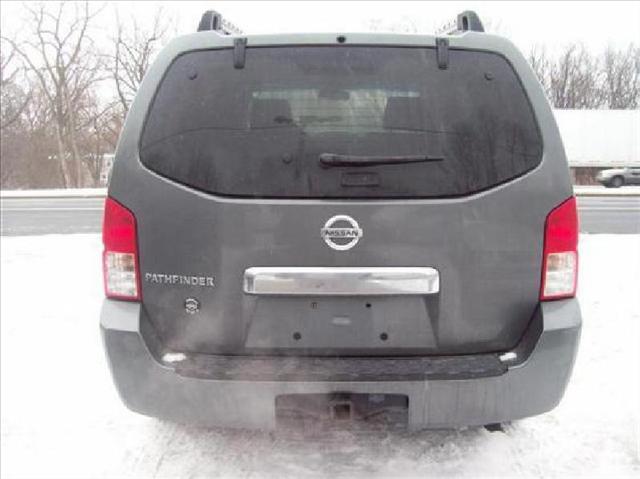 Nissan Pathfinder 2005 photo 4