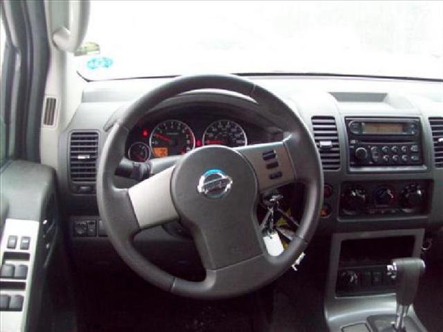 Nissan Pathfinder 2005 photo 5