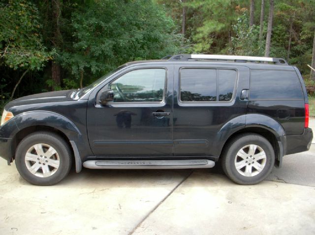 Nissan Pathfinder 2005 photo 4