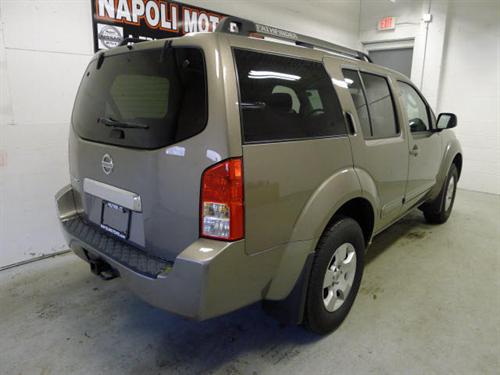 Nissan Pathfinder 2006 photo 3