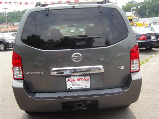 Nissan Pathfinder 2006 photo 2