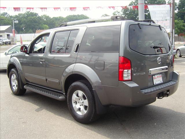 Nissan Pathfinder 2006 photo 3