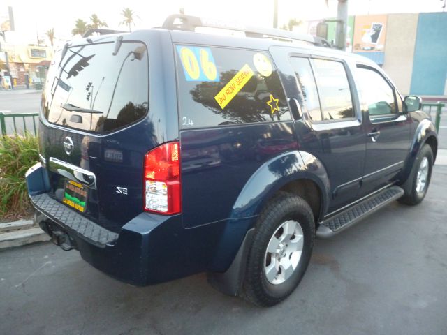 Nissan Pathfinder 2006 photo 1