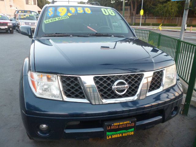 Nissan Pathfinder 2006 photo 2