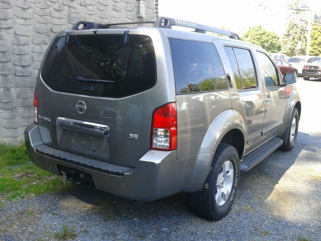 Nissan Pathfinder 2006 photo 2