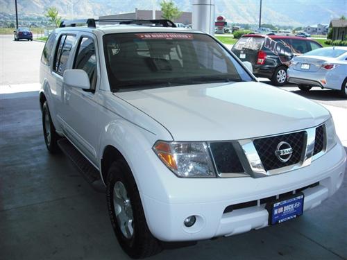 Nissan Pathfinder 2006 photo 2