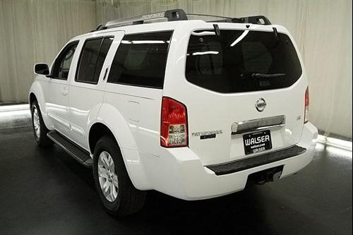 Nissan Pathfinder 2006 photo 1