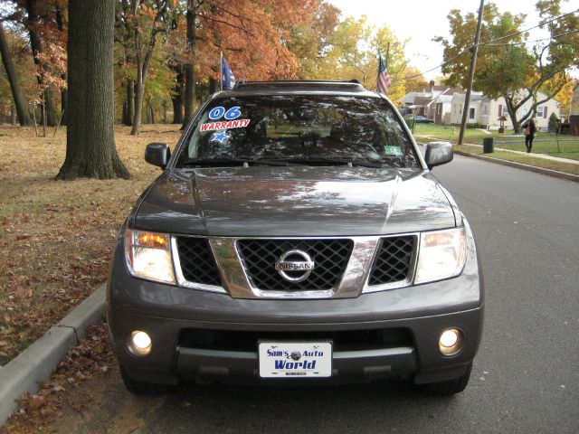 Nissan Pathfinder 2006 photo 1