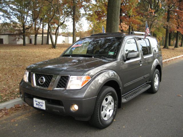 Nissan Pathfinder 2006 photo 2